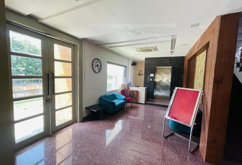 בית מלון כפרי Saluja Primeland