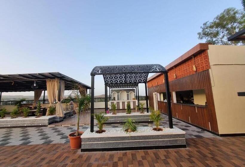 בית מלון כפרי Saluja Primeland