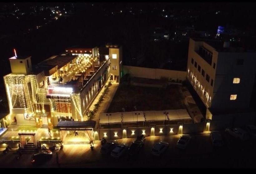 בית מלון כפרי Saluja Primeland