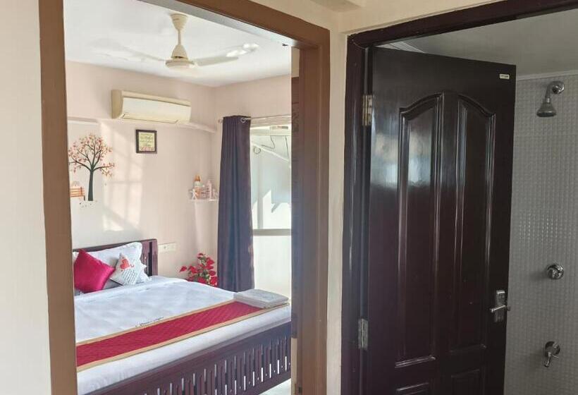 Отель Sancta Maria Airport