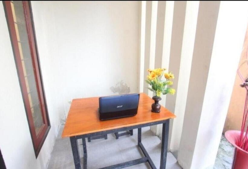 ホテル Spot On 93431 Pondok Sugie Syariah