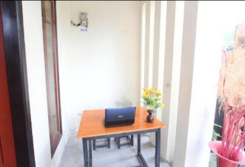 ホテル Spot On 93431 Pondok Sugie Syariah