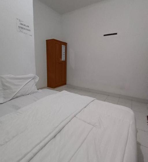 ホテル Spot On 93431 Pondok Sugie Syariah