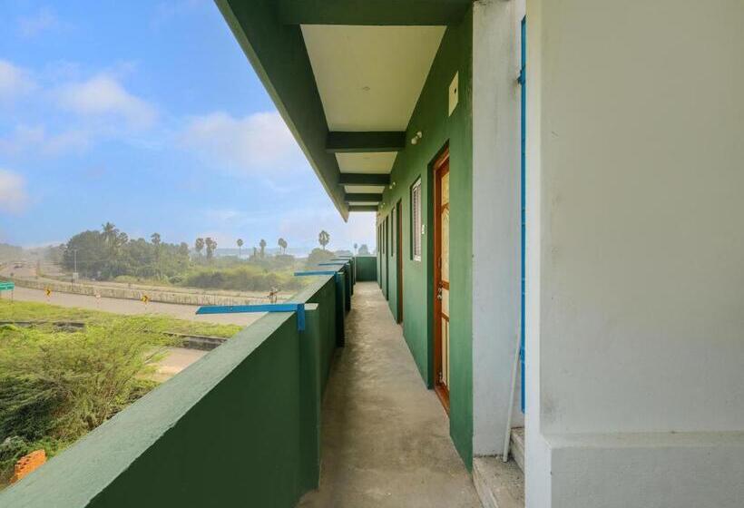 فندق Spot On The Green Park