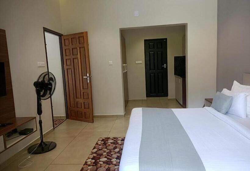 فندق Stayberries Hornbill Villa Athirappilly