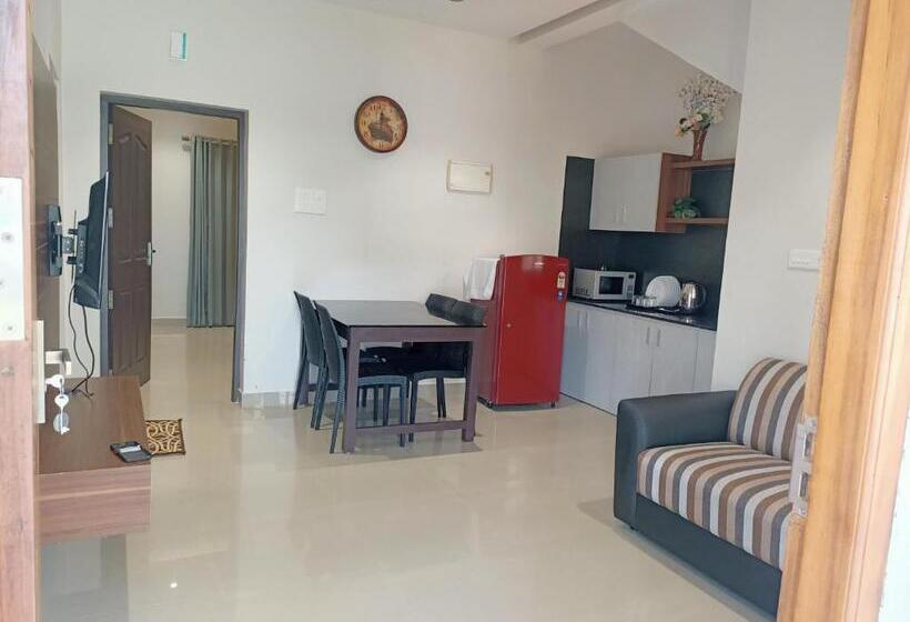 فندق Stayberries Hornbill Villa Athirappilly