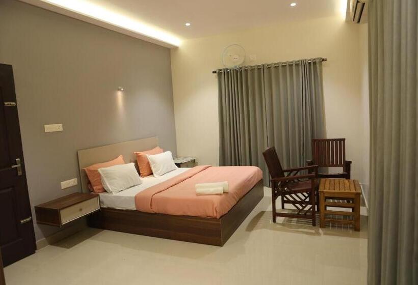 فندق Stayberries Hornbill Villa Athirappilly