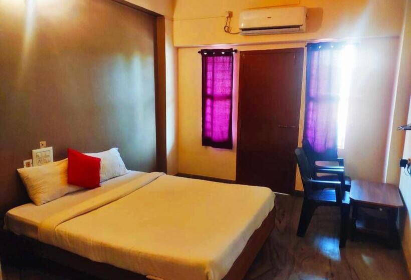 Отель Staymaker Ss Residency