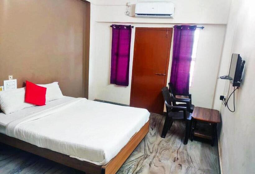 Отель Staymaker Ss Residency