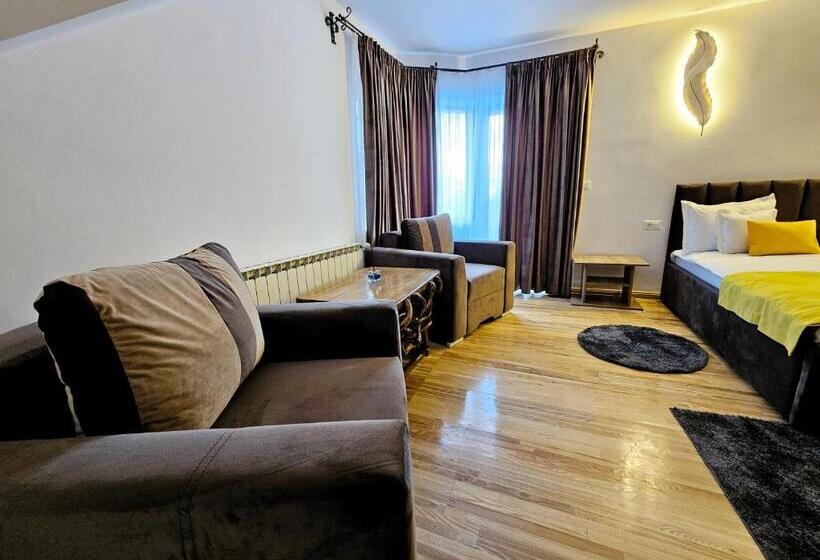 Hotel Străjerii Cetății