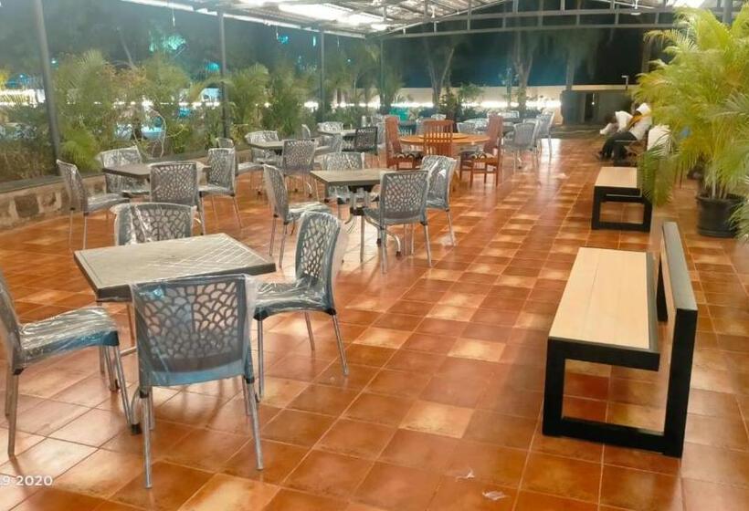 فندق The Riviera