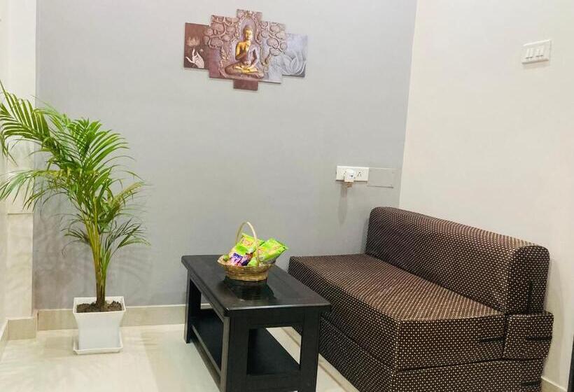 فندق Tls The Lavish Stay