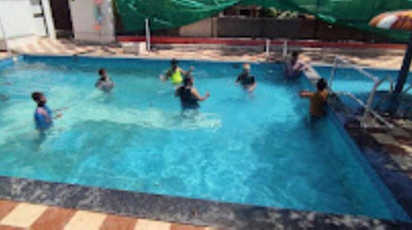 בית מלון כפרי Tom S Hideout Resorts,mumbai