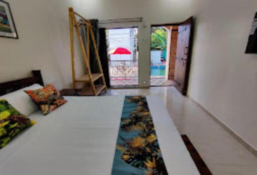 בית מלון כפרי Tom S Hideout Resorts,mumbai