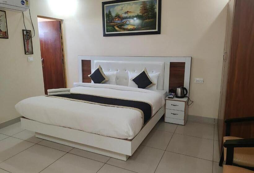 Khushi Hotel & Restaurant