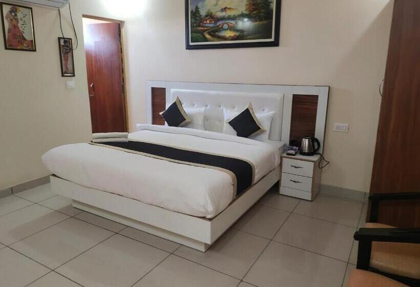 Khushi Hotel & Restaurant