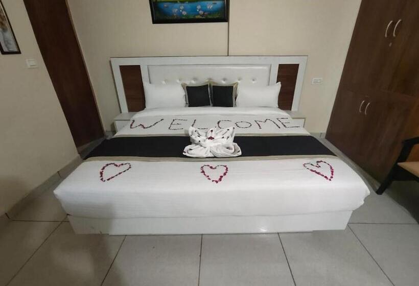 Khushi Hotel & Restaurant