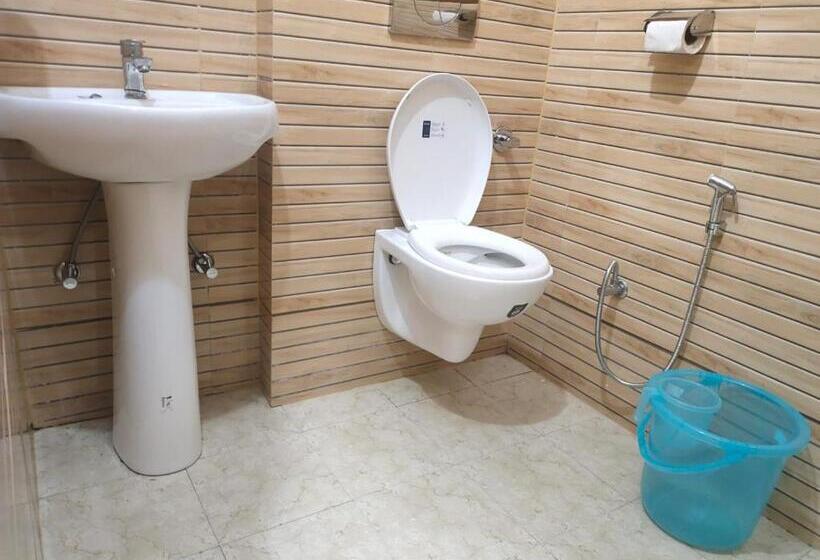 Khushi Hotel & Restaurant