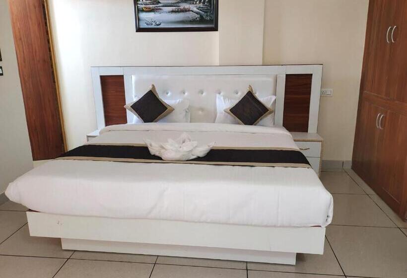 Khushi Hotel & Restaurant