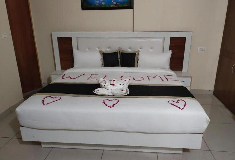 Khushi Hotel & Restaurant