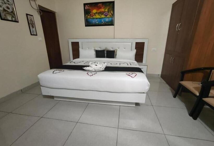 Khushi Hotel & Restaurant