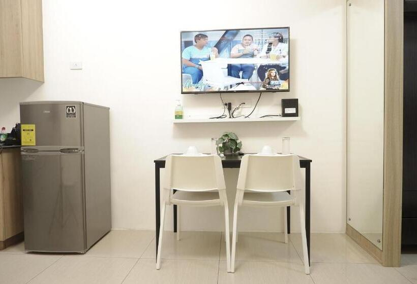 Mall Of Asia Shore Dynastel Staycation