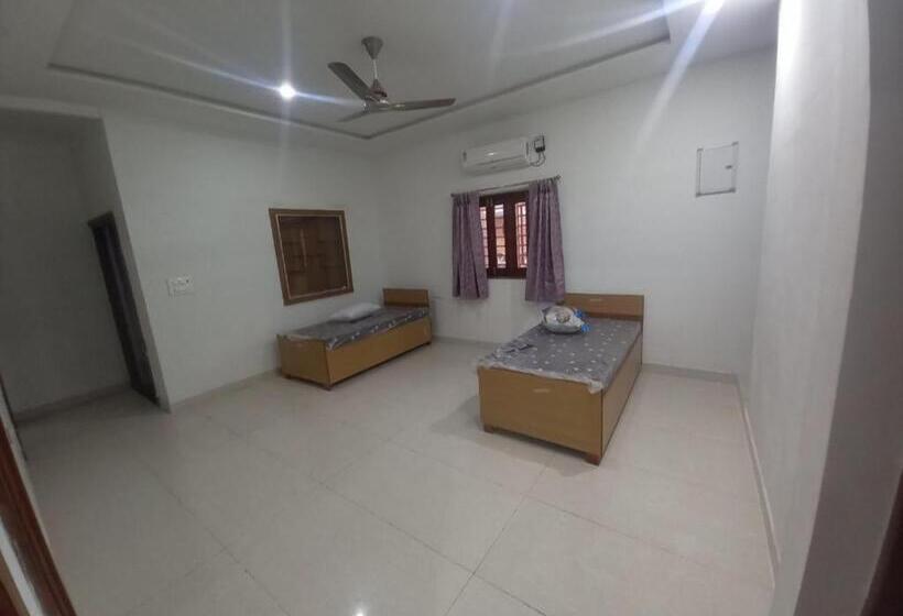 Mmr Luxurious Girls Pg & Hostel