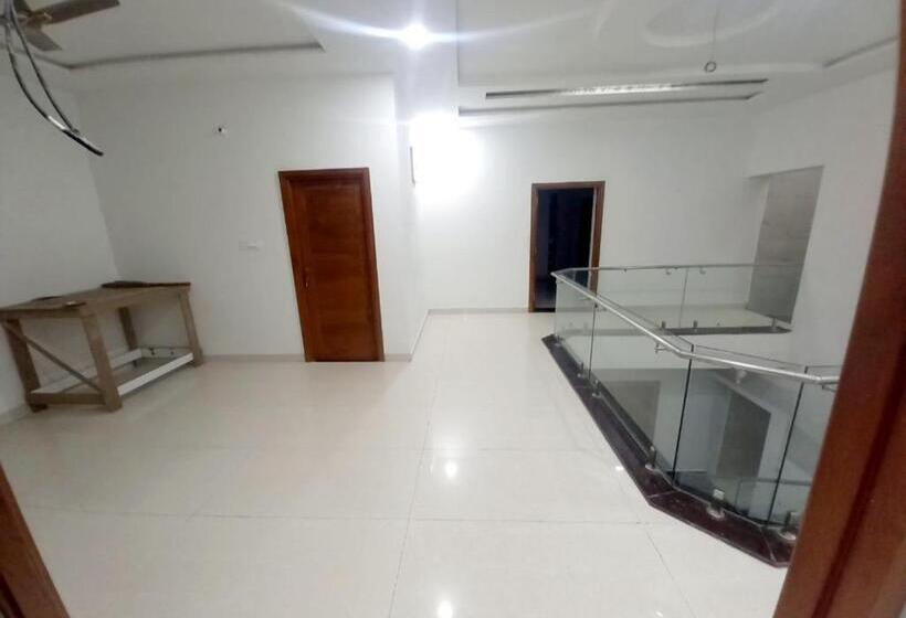 Mmr Luxurious Girls Pg & Hostel