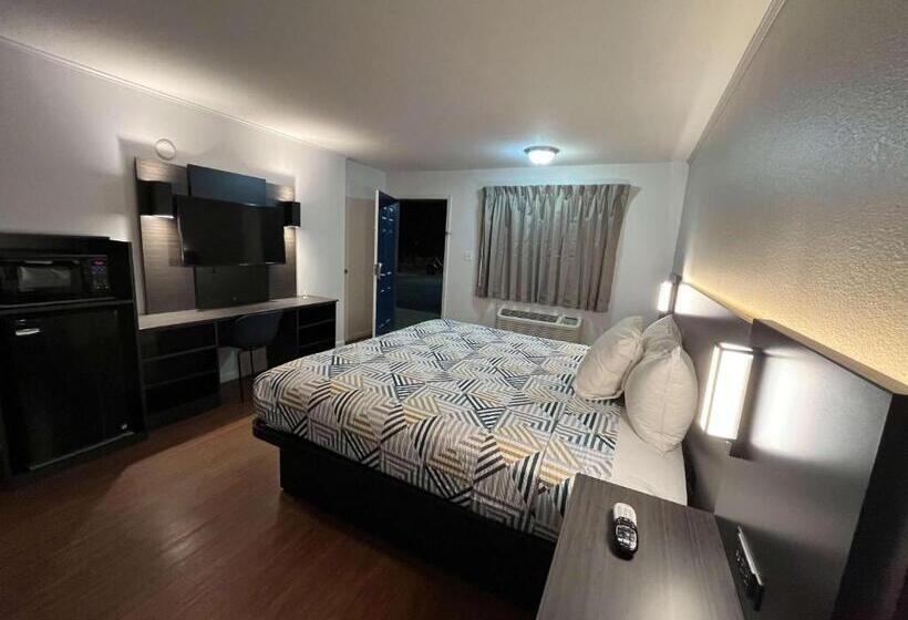 Motel 6 Junction, Tx Llano River