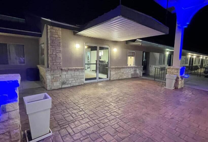 Motel 6 Junction, Tx Llano River