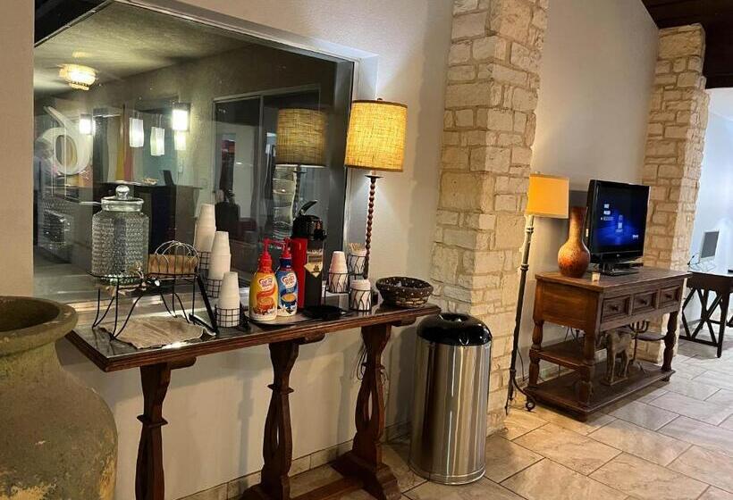 Motel 6 Junction, Tx Llano River