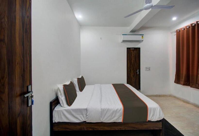 Oyo 82094 Hotel Saras Inn