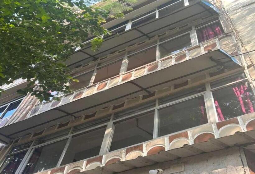 Oyo Hotel Raj Palace