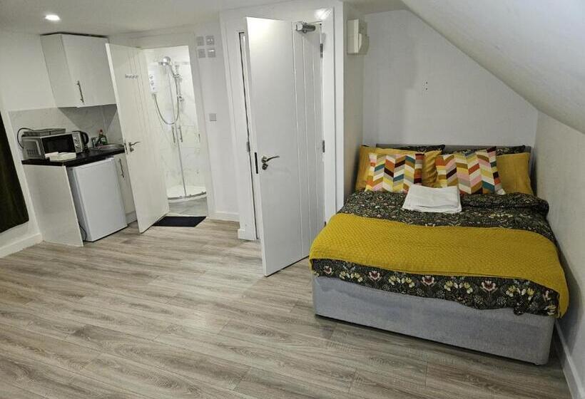 펜션 A Home In A Room