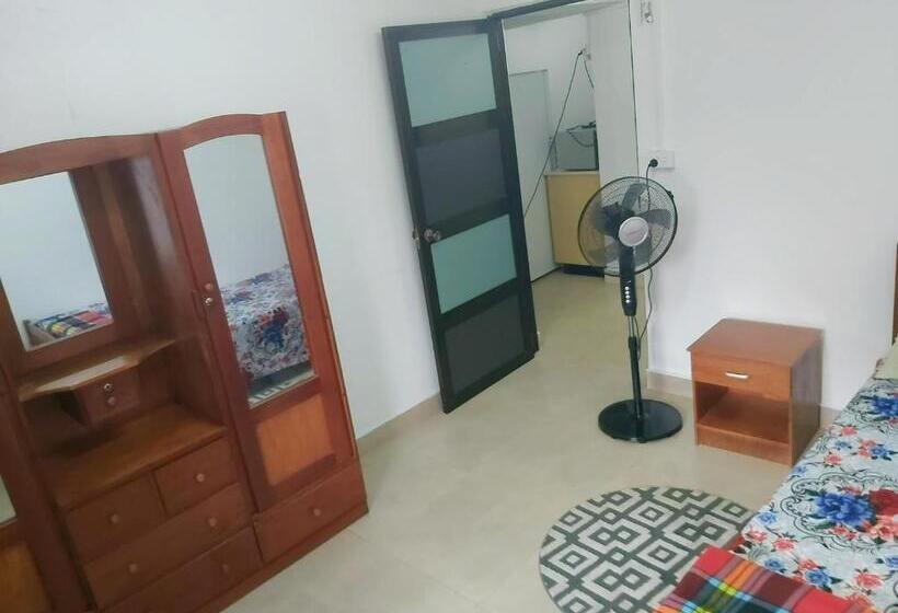 Пансион Barrett Accommodation Budget Rooms