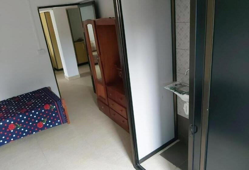 Пансион Barrett Accommodation Budget Rooms