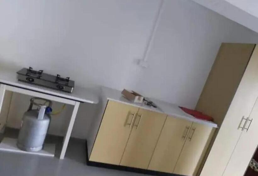 Пансион Barrett Accommodation Budget Rooms