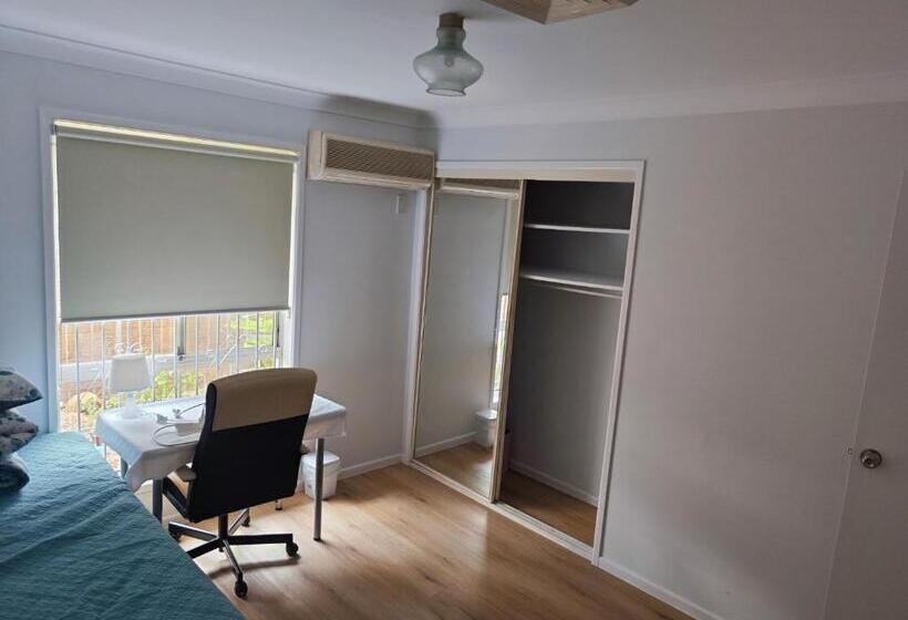 پانسیون All Set Up Single Rooms In Convenient Location