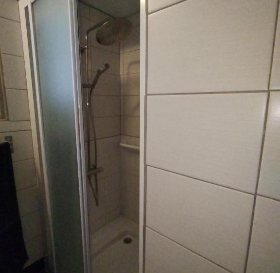 פנסיון Chambre Privée Cousine Commune