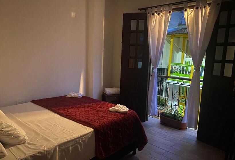 بنسيون Casa Helena