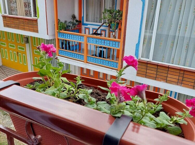 بنسيون Casa Helena