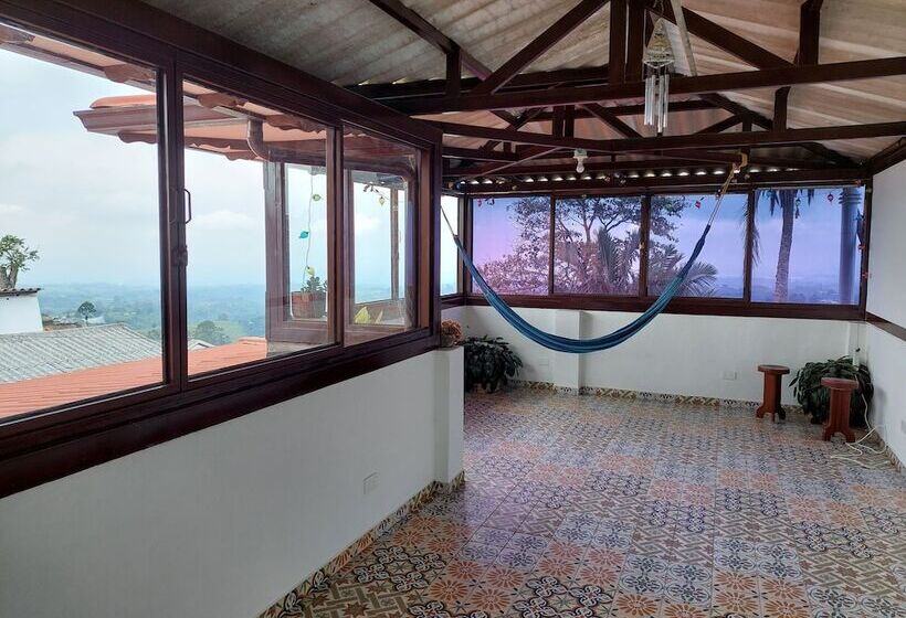 بنسيون Casa Helena