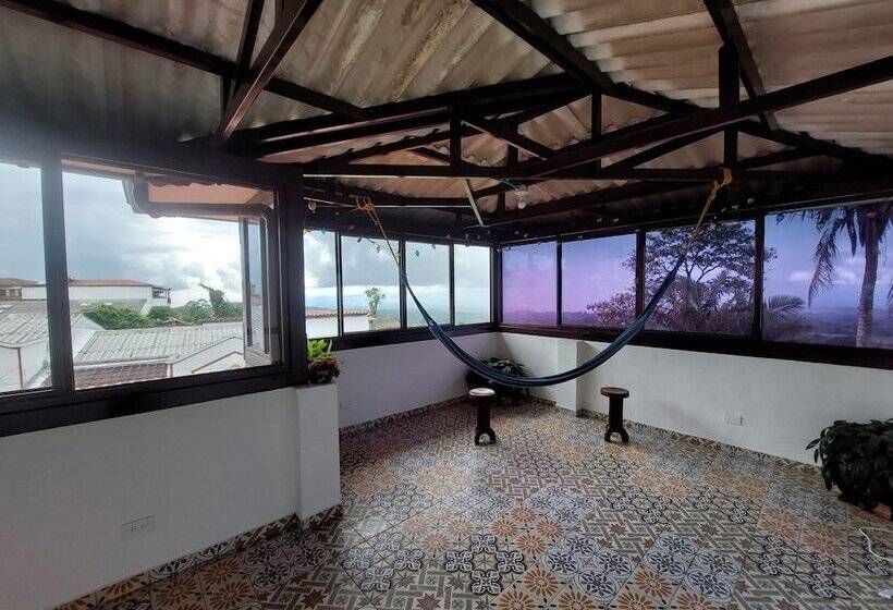 بنسيون Casa Helena