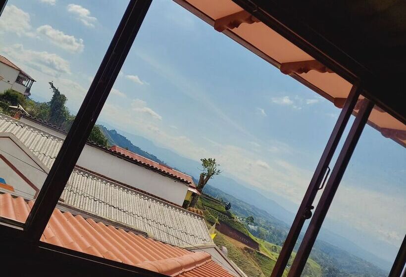 بنسيون Casa Helena