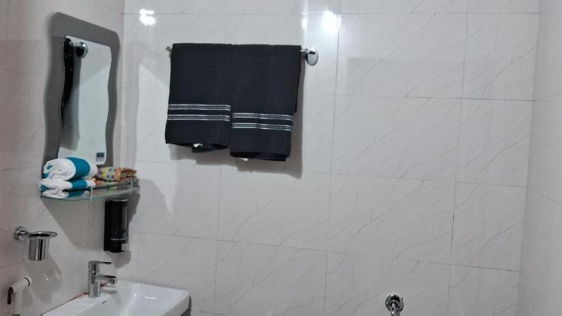 פנסיון Conifer View Guest House