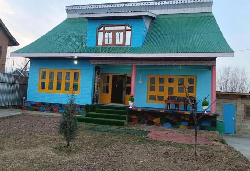 פנסיון Conifer View Guest House