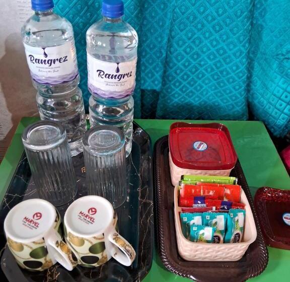 פנסיון Conifer View Guest House