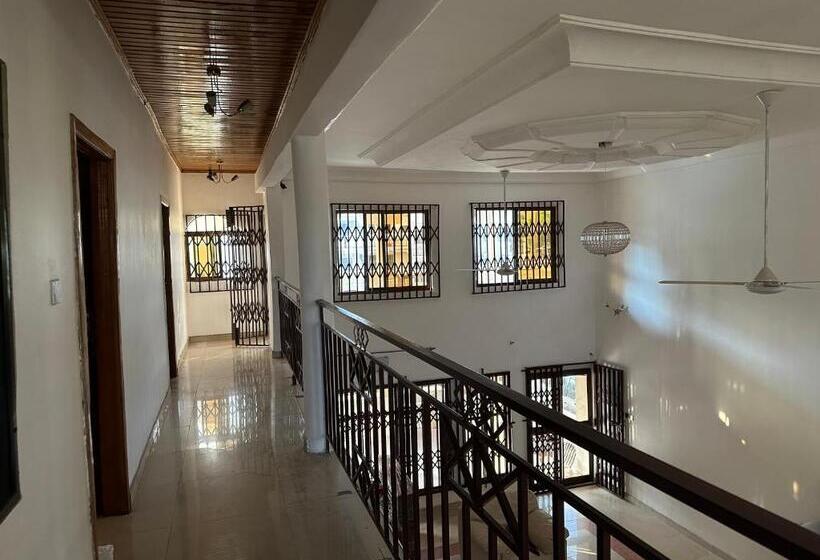 پانسیون D Barfi Guesthouse, Excellent Location