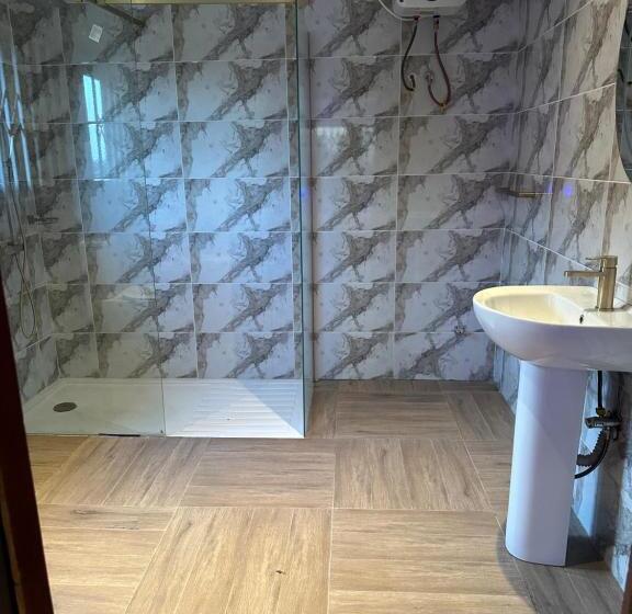 پانسیون D Barfi Guesthouse, Excellent Location