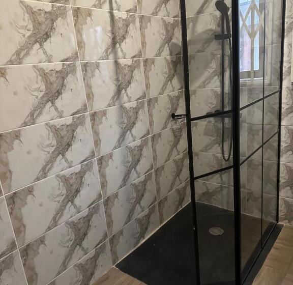 پانسیون D Barfi Guesthouse, Excellent Location